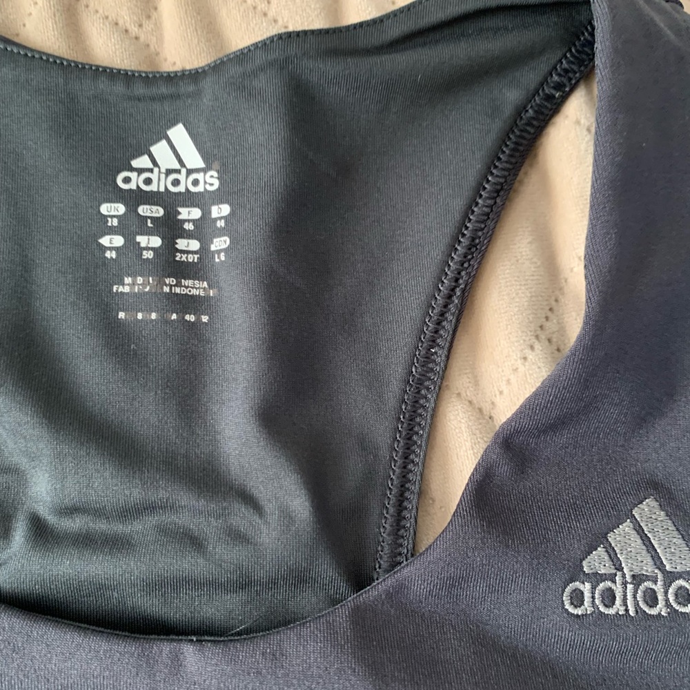 Sport bra bundle - Picture 3 of 8